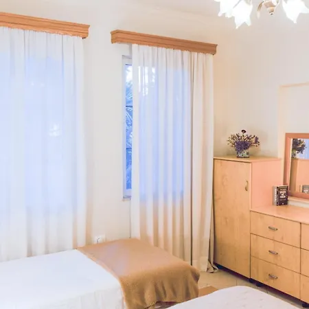 G House Apartment *